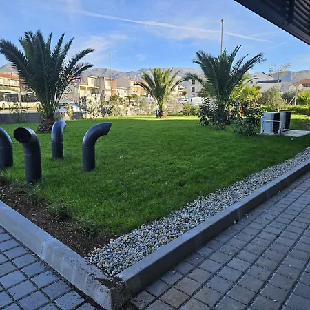 Azimut Apartment *