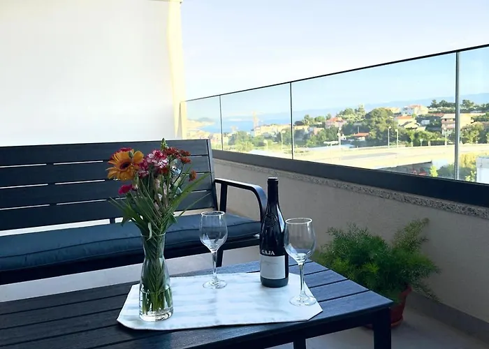 Apartment Azimut