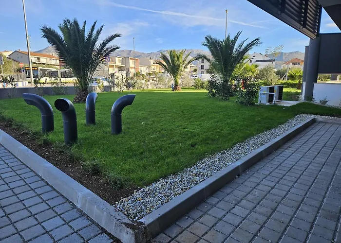 Azimut Apartment *